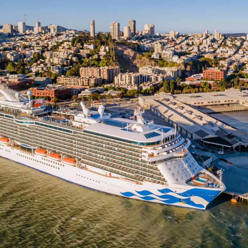 Cruise ship at Pier 27